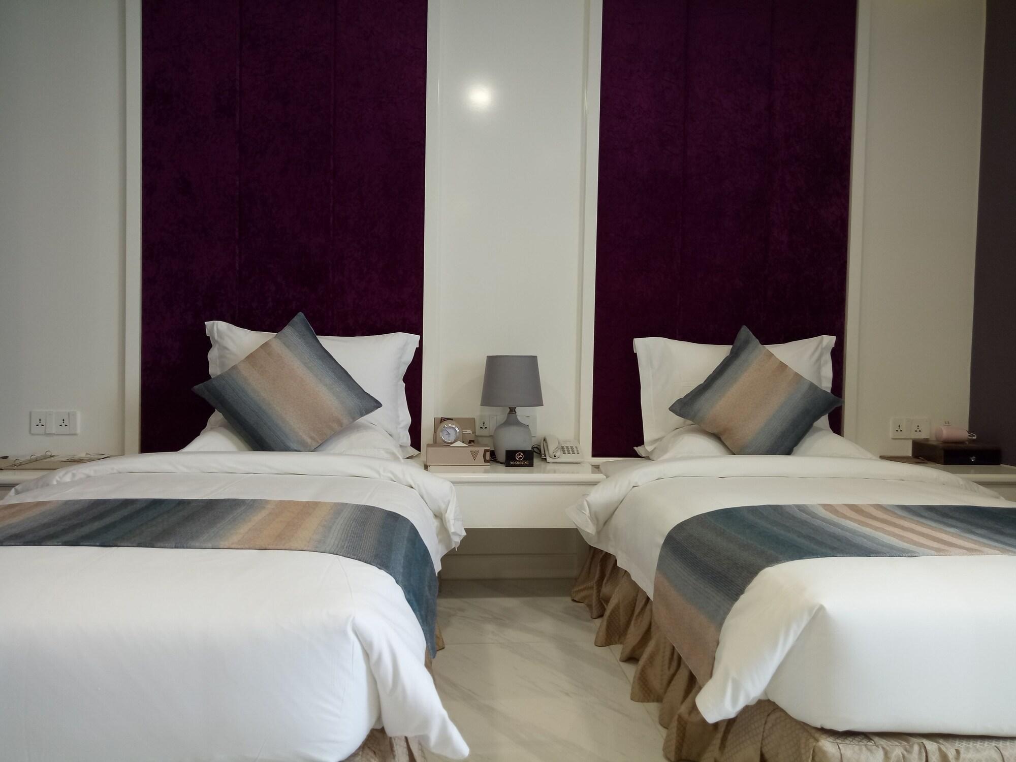 V Boutique Hotel Phnom Penh Exterior foto
