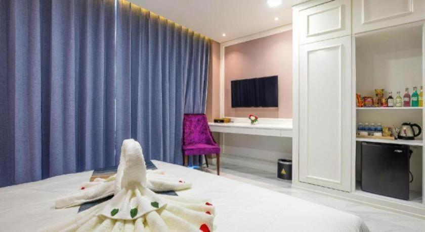 V Boutique Hotel Phnom Penh Exterior foto