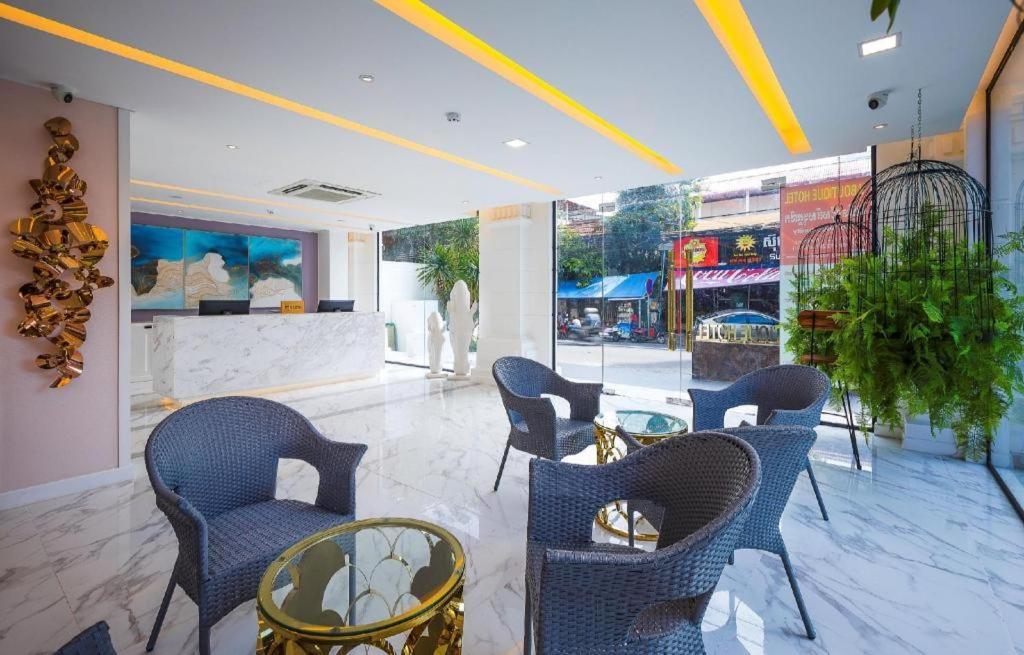 V Boutique Hotel Phnom Penh Exterior foto