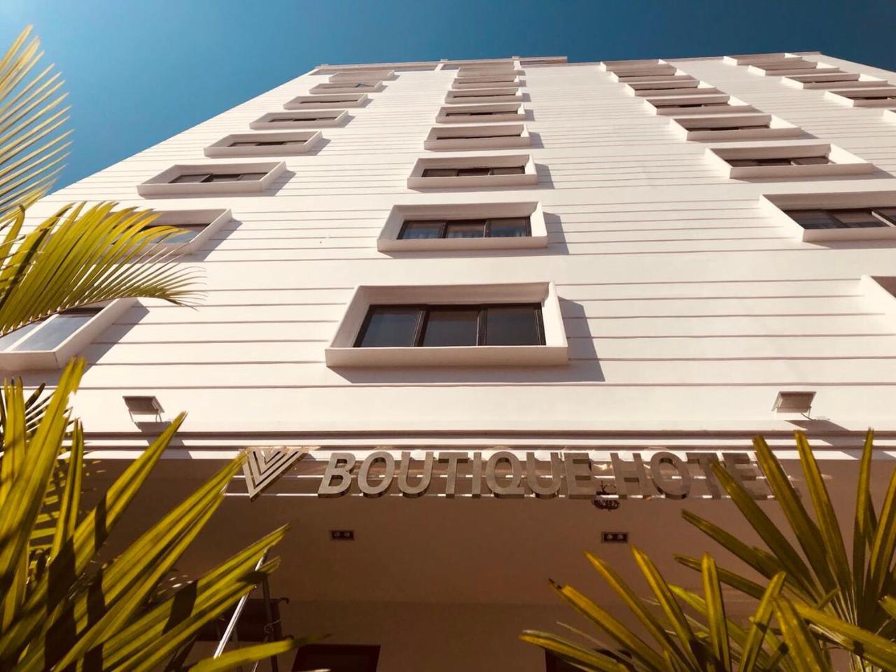 V Boutique Hotel Phnom Penh Exterior foto