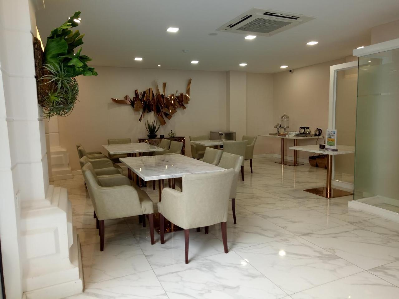 V Boutique Hotel Phnom Penh Exterior foto